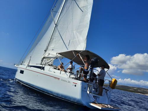 Segelyacht Oceanis 34 Yachtcharter in ACI Marina Simuni