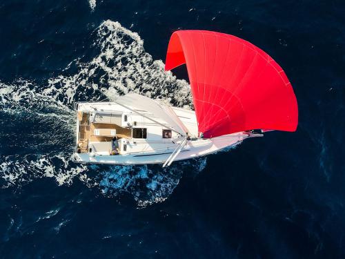 Sailboat Oceanis 34 for rent in Marmaris