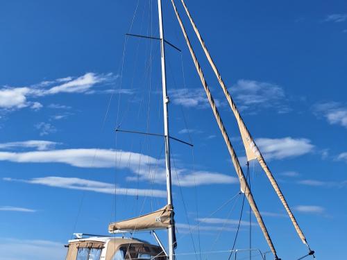 Sailing boat Oceanis 35 for charter in Marina Spinut