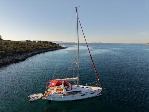 Segelboot Oceanis 35 chartern in ACI Marina Split
