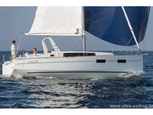 Sailing yacht Oceanis 35 for hire in ACI Marina Pomer