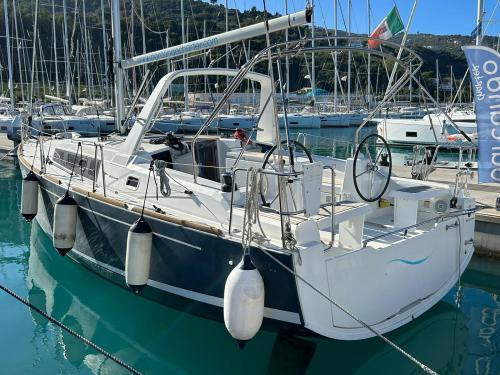 Segelyacht Oceanis 35 chartern in Messina