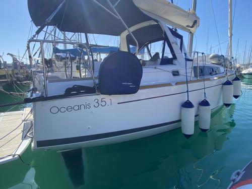 Sailing yacht Oceanis 35 for rent in Rosignano Solvay