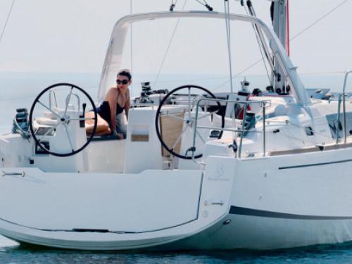 Segelyacht Oceanis 351 Yachtcharter in Toulon