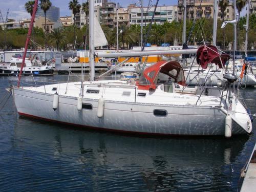 Yacht Oceanis 351 for rent in Quiberon
