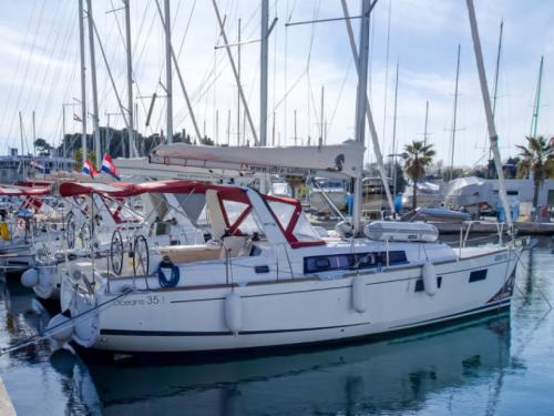 Segelyacht Oceanis 351 chartern in Split