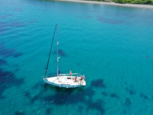 Segelyacht Oceanis 37 Yachtcharter in Nikiana