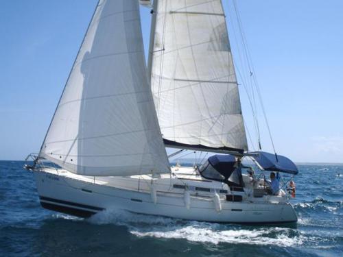 Yacht Oceanis 373 for hire in Cagliari