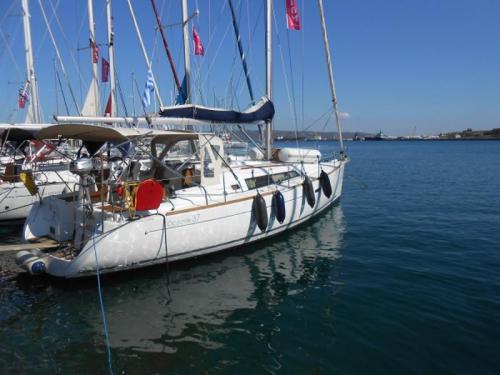 Yacht Oceanis 37 chartern in Lavrio