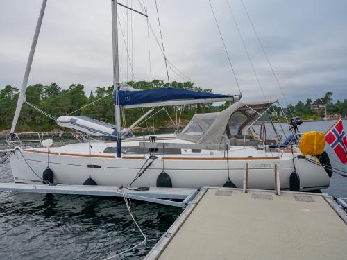 Yacht Oceanis 37 for charter in Bergen Yacht Oceanis 37 for charter in Bergen
