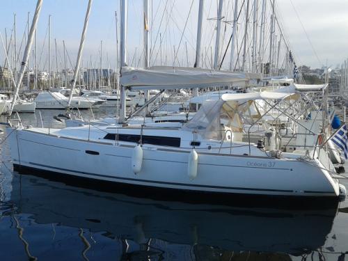 Segelyacht Oceanis 37 Yachtcharter in Marina Alimos Kalamaki