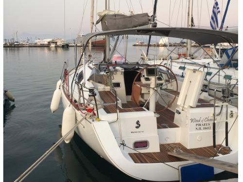 Yacht Oceanis 37 for rent in Parikia