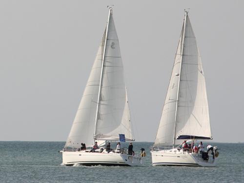 Yacht Oceanis 37 for hire in La Trinite sur Mer