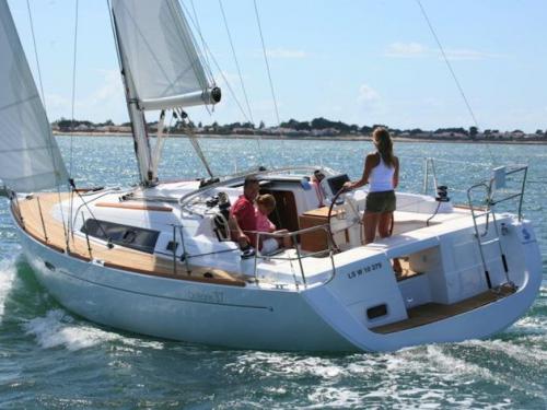 Segelboot Oceanis 37 Yachtcharter in Port de Mahon