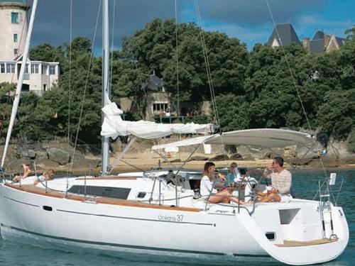 Segelyacht Oceanis 37 chartern in Cala d Or