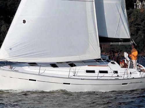 Yacht Oceanis 373 available for charter in Clifton