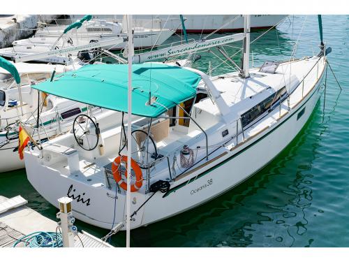 Sailboat Oceanis 38 for charter in Sitges