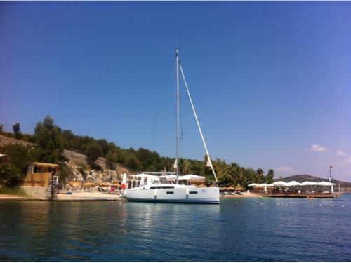 Sailboat Oceanis 38 for rent in Adakoy Marina