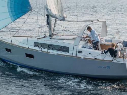 Segelyacht Oceanis 38 Yachtcharter in Hafen von Hyeres