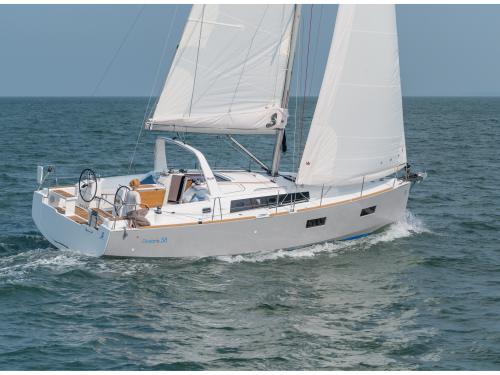 Yacht Oceanis 38 for rent in Medulin
