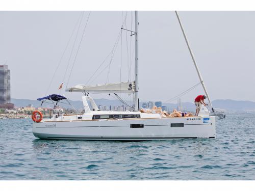 Segelboot Oceanis 38 Yachtcharter in Barcelona