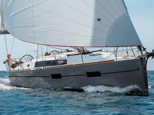 Segelboot Oceanis 38 Yachtcharter in Saint Cyprien