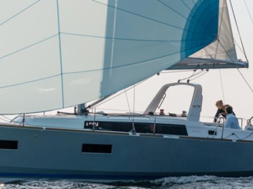 Yacht Oceanis 38 Yachtcharter in Port Toulon