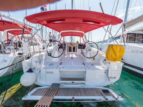 Segelboot Oceanis 38 chartern in Pomer