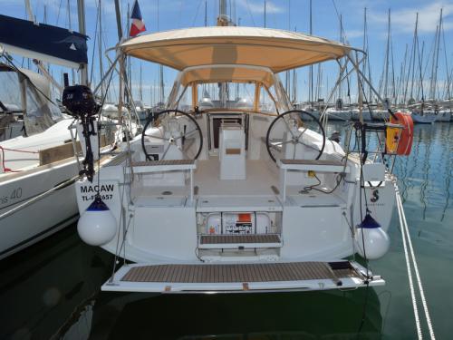 Segelyacht Oceanis 381 chartern in Athen