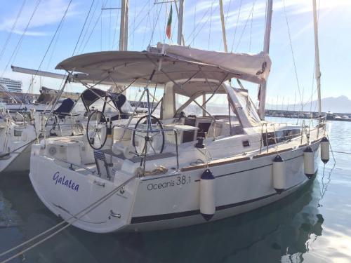 Segelyacht Oceanis 381 Yachtcharter in Marina Marsala