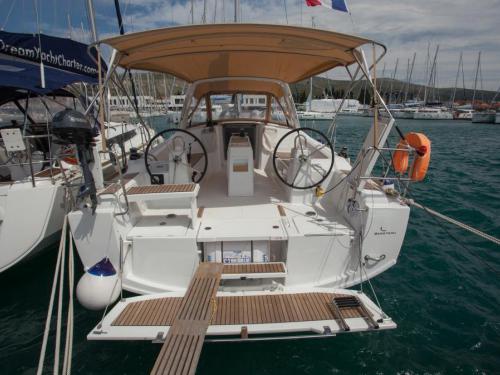 Segelyacht Oceanis 381 chartern in Saint Mandrier sur Mer