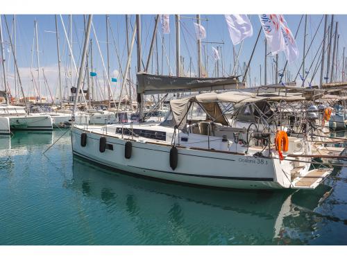 Segelyacht Oceanis 381 chartern in Marina Lefkas