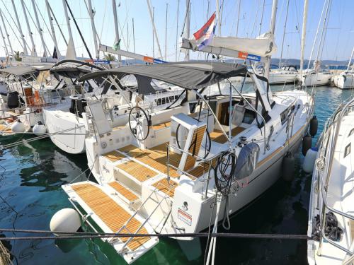 Sailing boat Oceanis 381 available for charter in Biograd na Moru
