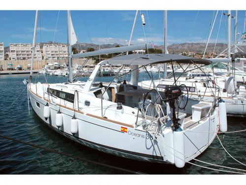 Sailing yacht Oceanis 381 available for charter in Palma