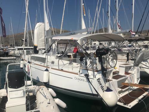 Segelboot Oceanis 381 chartern in Marina Seget Donji