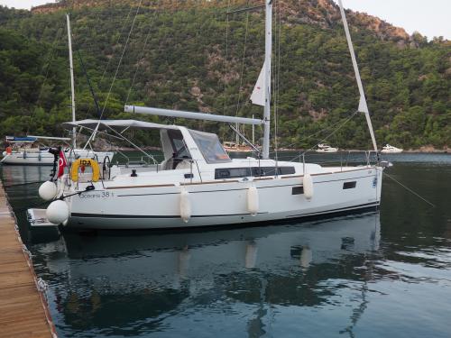 Yacht Oceanis 381 for rent in Adakoy