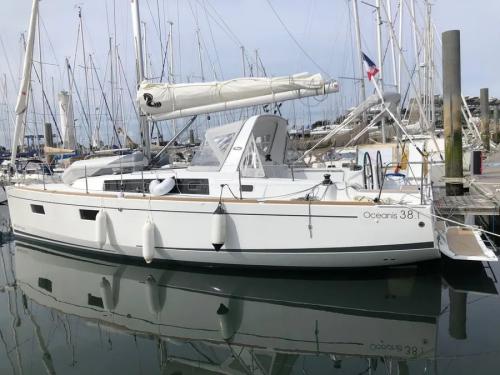 Yacht Oceanis 381 Yachtcharter in Arzon