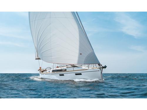 Segelyacht Oceanis 381 chartern in Messina