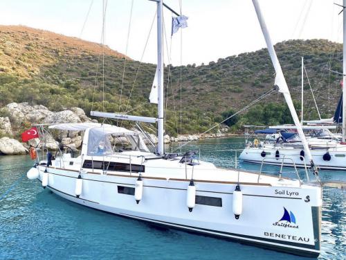 Segelyacht Oceanis 381 chartern in Palmiye Marina