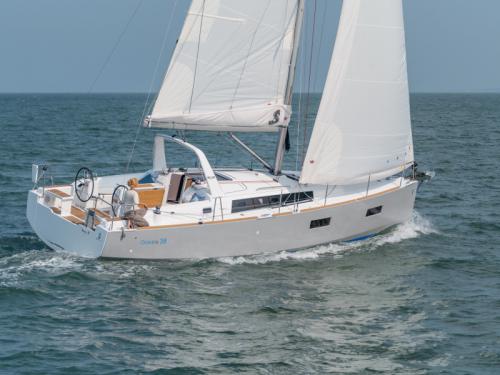 Sailing yacht Oceanis 381 for hire in L Estartit