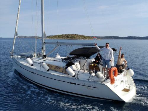 Segelboot Oceanis 393 Clipper chartern in Pula