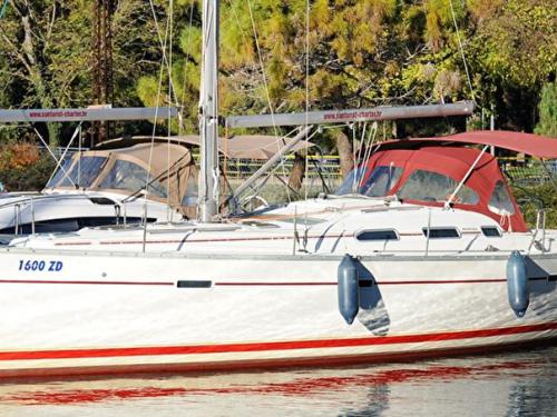 Segelboot Oceanis 393 Clipper Yachtcharter in Marina Tankerkomerc