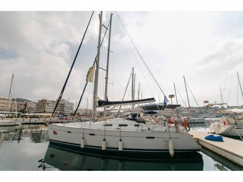 Yacht Oceanis 393 Clipper for hire in Kavala