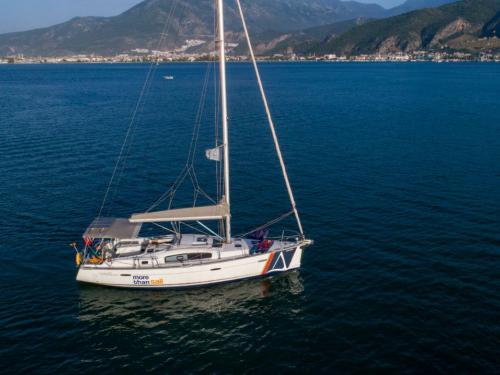Sailboat Oceanis 40 for rent in Fethiye