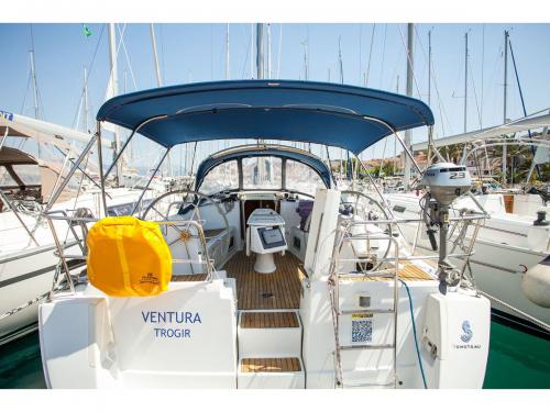 Sailboat Oceanis 40 for charter in ACI Marina Trogir
