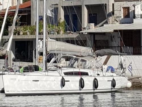 Yacht Oceanis 40 chartern in Volos