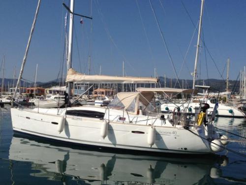 Segelboot Oceanis 40 chartern in Lefkas