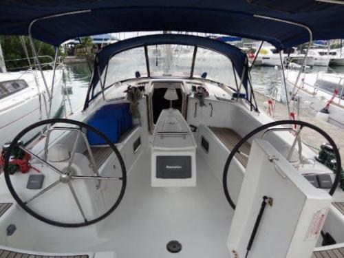 Yacht Oceanis 40 for rent in Lefkas