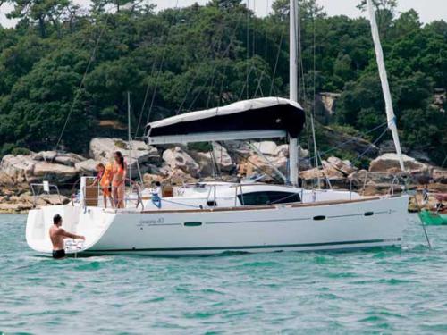 Sailboat Oceanis 40 for hire in Marina La Lonja