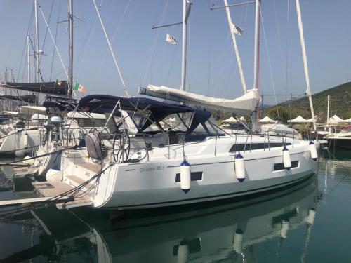 Yacht Oceanis 40 chartern in Salerno